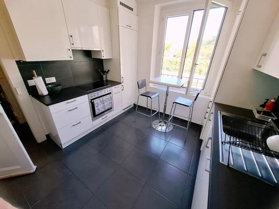 Métro Ours - Colocation  Reprise de bail - Appartement 4.5 pièces moderne rénové - 973 CHF CC