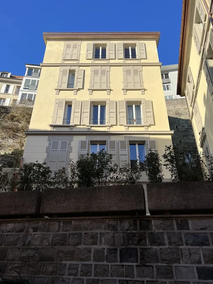 Bel Appartement de 2 Pièces au 1er étage