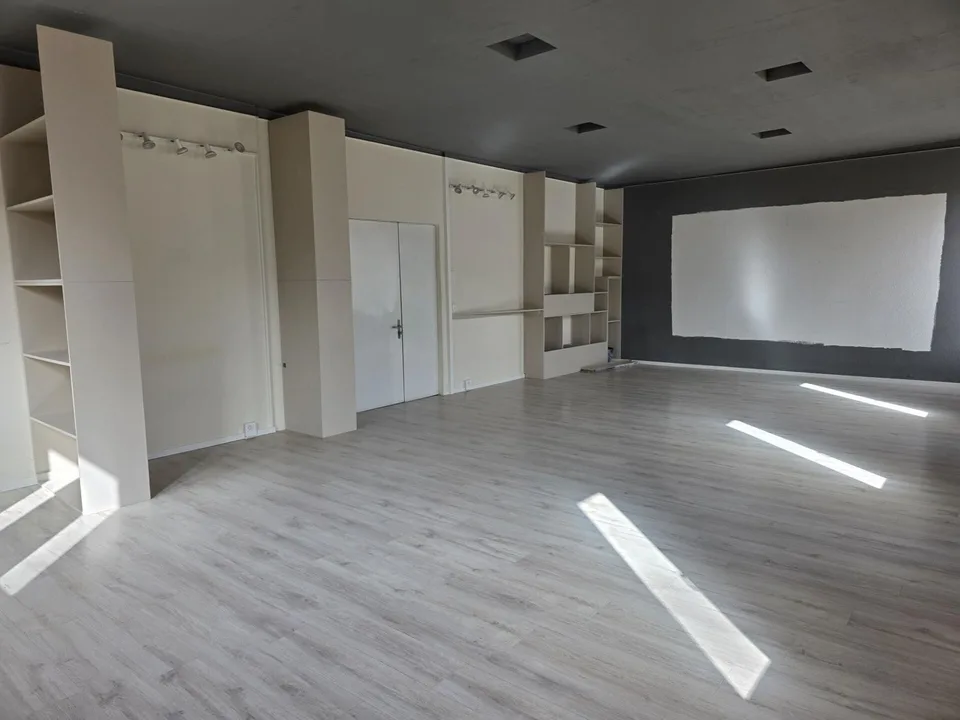 Open space de 62m2 à louer. Quartier du Flon