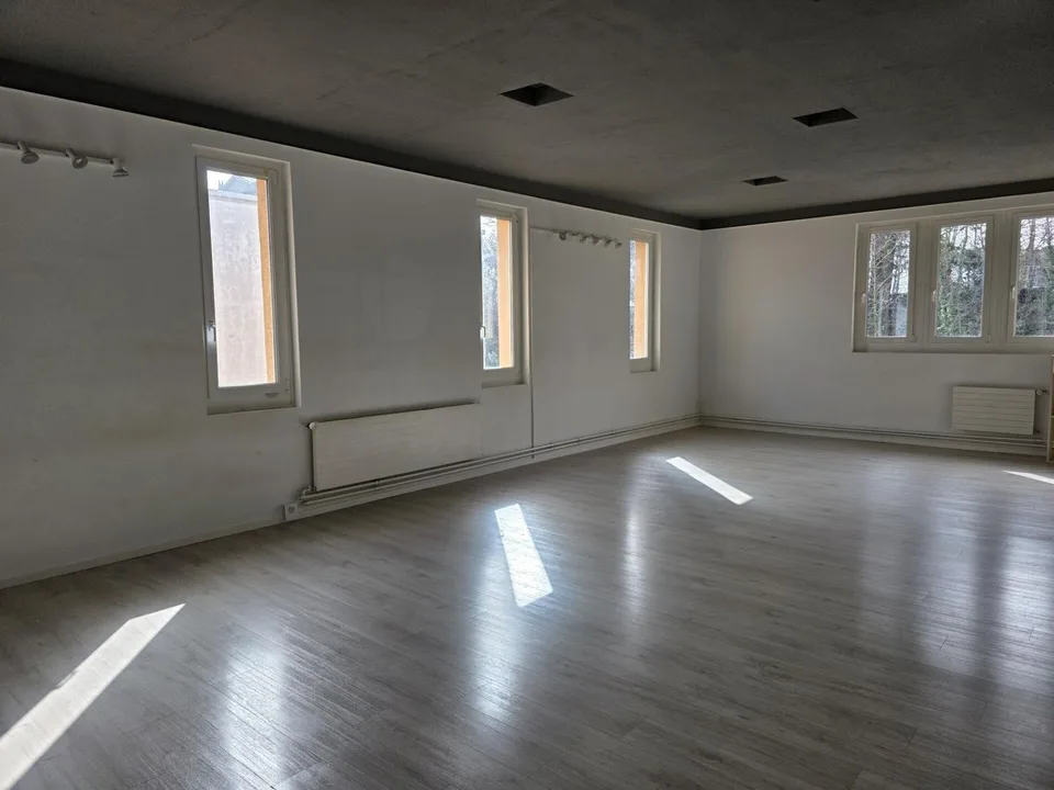 Open space de 62m2 à louer. Quartier du Flon