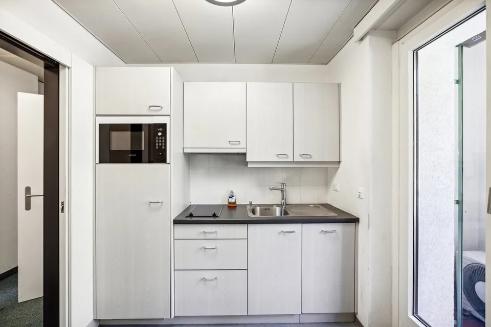 Dans immeuble résidentiel belle surface meublée – Foto 10 von 11