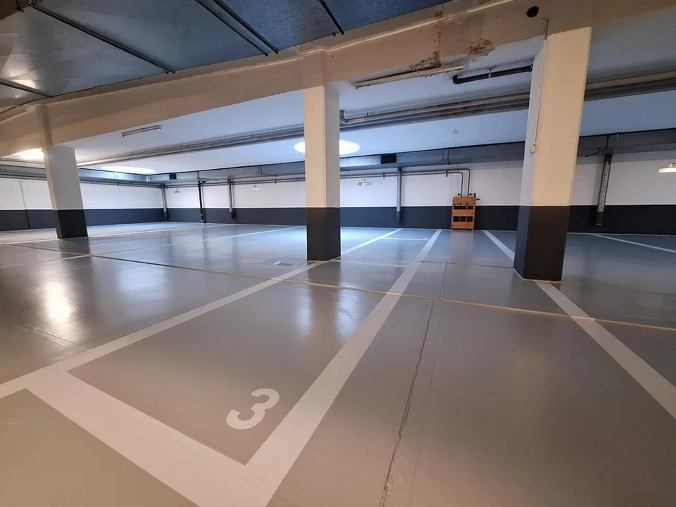 Place de parc moto intérieure au centre de Lausanne