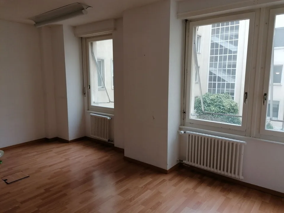 Bureaux de 110m2 semi-aménagés, proche Gare de Lausanne