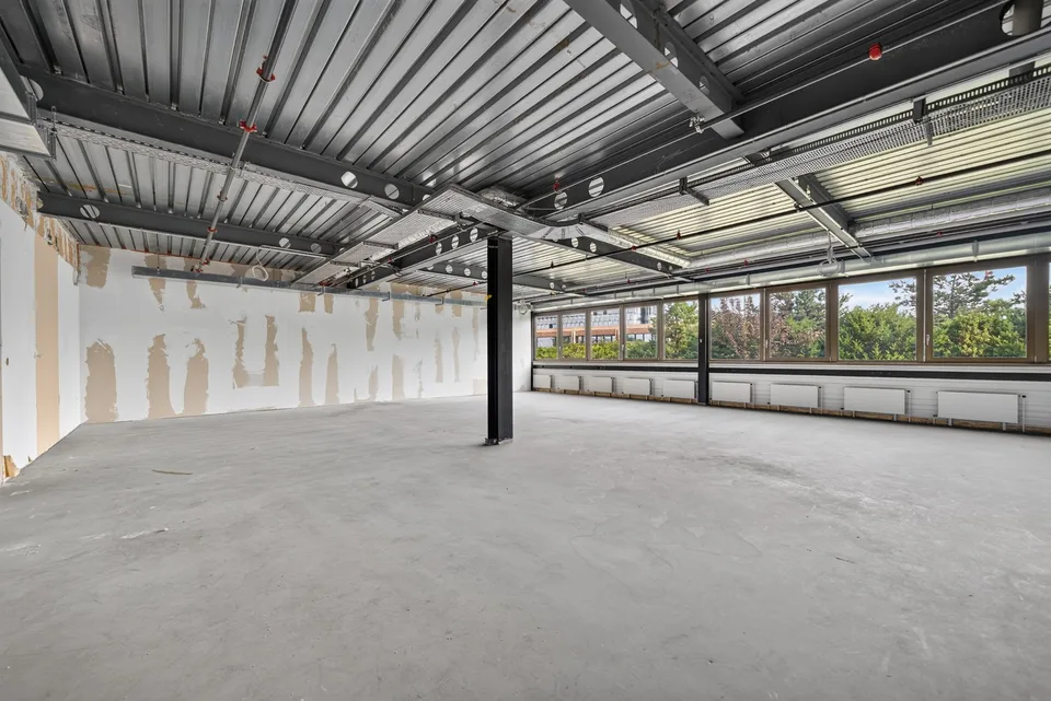 Bureaux rénovés de 271m2 à louer à Saint-Sulpice