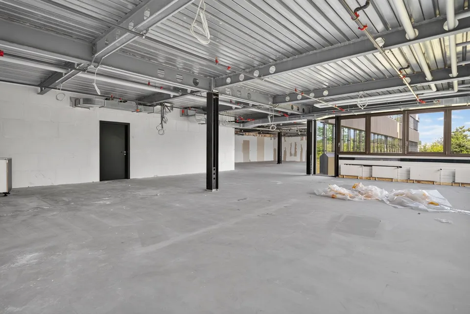 Bureaux rénovés de 271m2 à louer à Saint-Sulpice