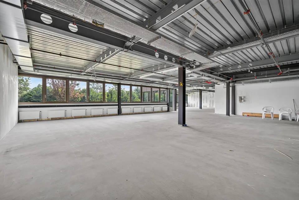 Bureaux rénovés de 271m2 à louer à Saint-Sulpice