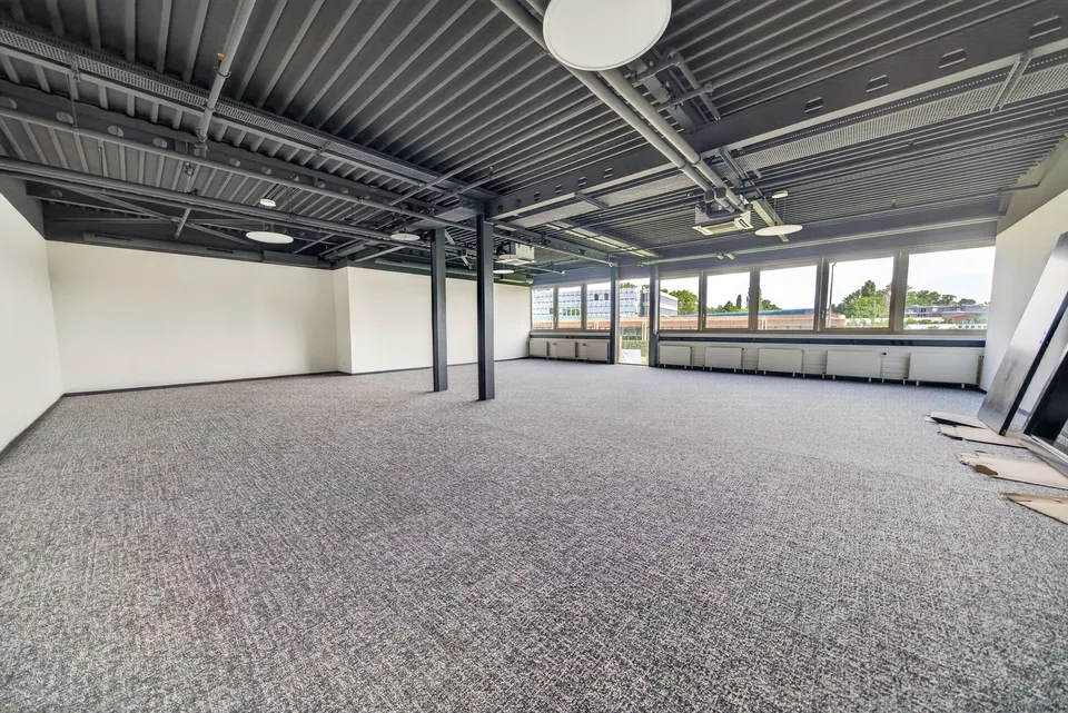 Bureaux rénovés de 117m2 à louer à Saint-Sulpice