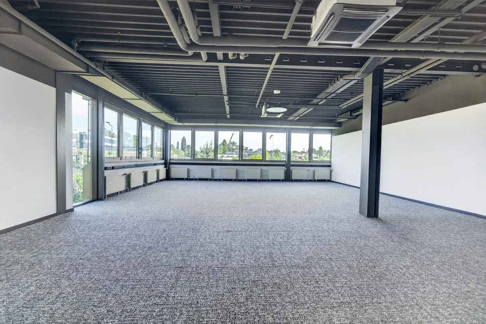 Bureaux rénovés de 100m2 à louer à Saint-Sulpice