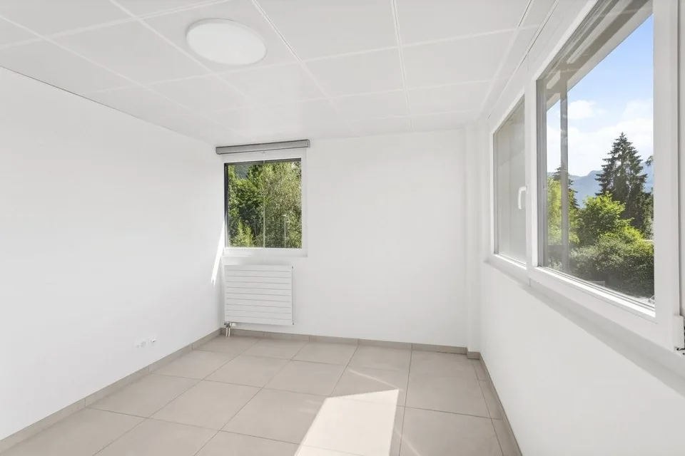 Surface commerciale/bureau/cabinet de 65m2 à Noville