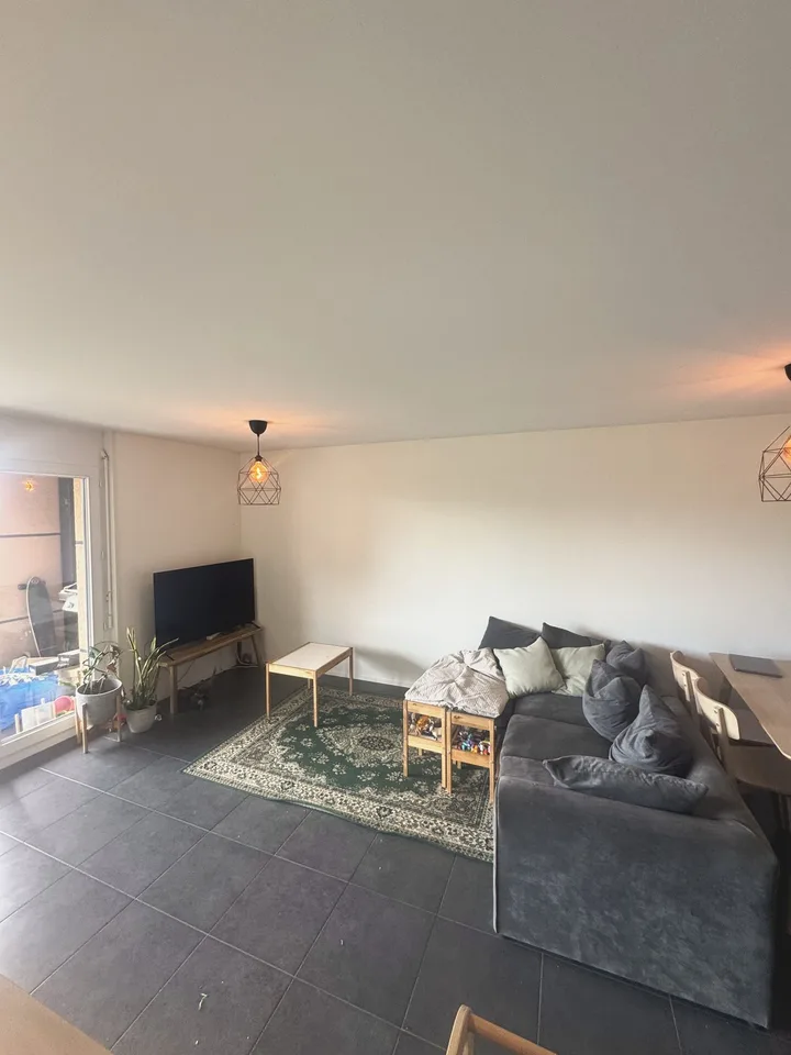 3.5 APPARTEMENT  BURSINS MODERNE AVEC BALCON — DISPONIBLE DÈS LE 1ER AOÛT (négociable)