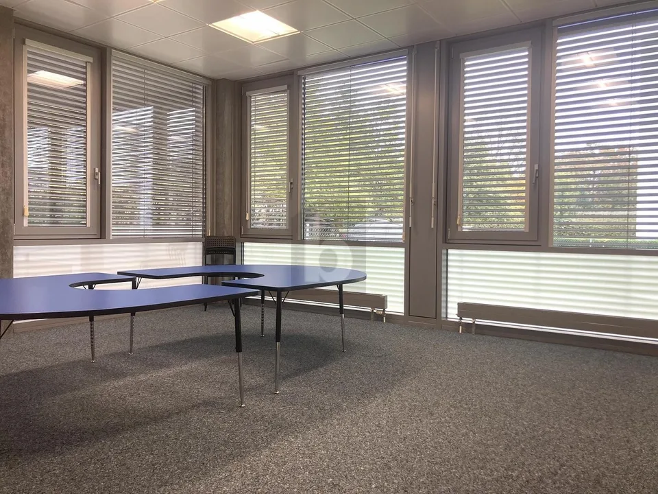 BUREAU IDÉAL POUR ENTREPRISES, ÉCOLES OU CABINETS