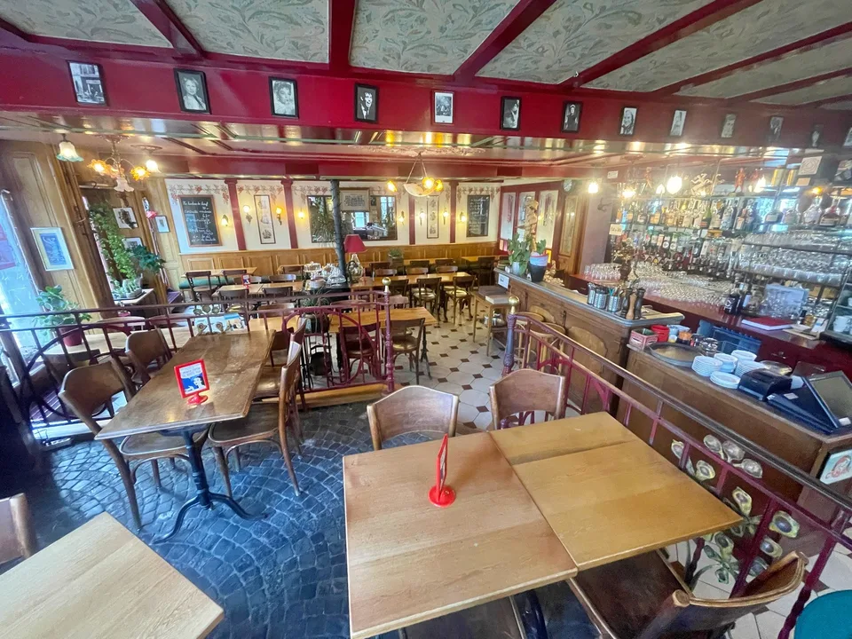 Rendement 6,3% net à un investisseur. Restaurant avec les murs à Aubonne