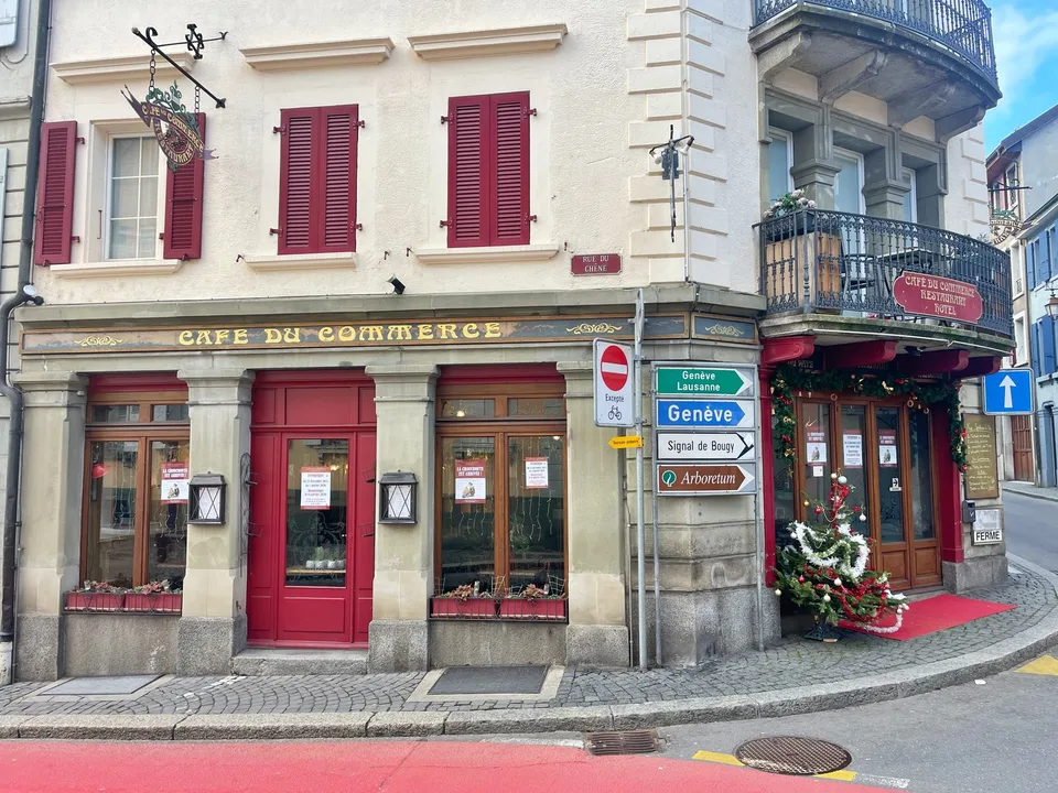 Rendement 6,3% net à un investisseur. Restaurant avec les murs à Aubonne