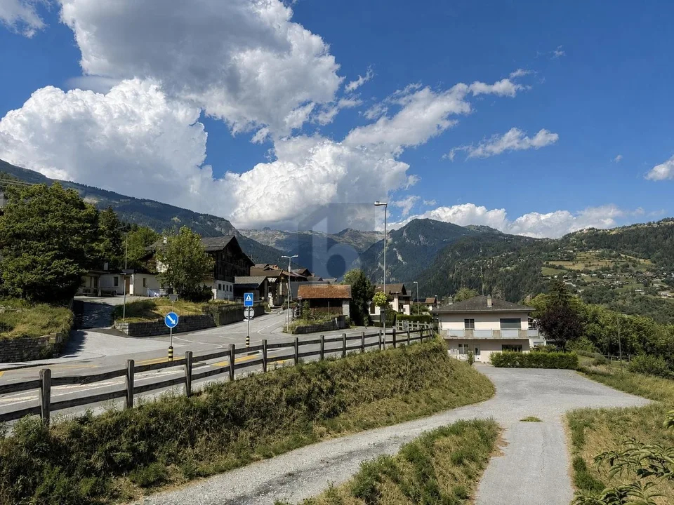 ATTIQUE AVEC BALCON ET GRENIER AMÉNAGEABLE – Foto 7 von 9
