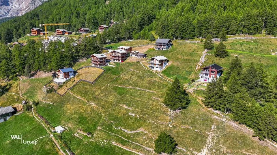 Schöne Bauparzellen mit grandiosem Blick in Saas-Fee