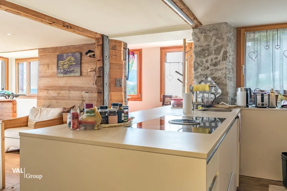Top renovierte Wohnung im Herzen von Eischoll inkl. 3 Aussenparkplätze