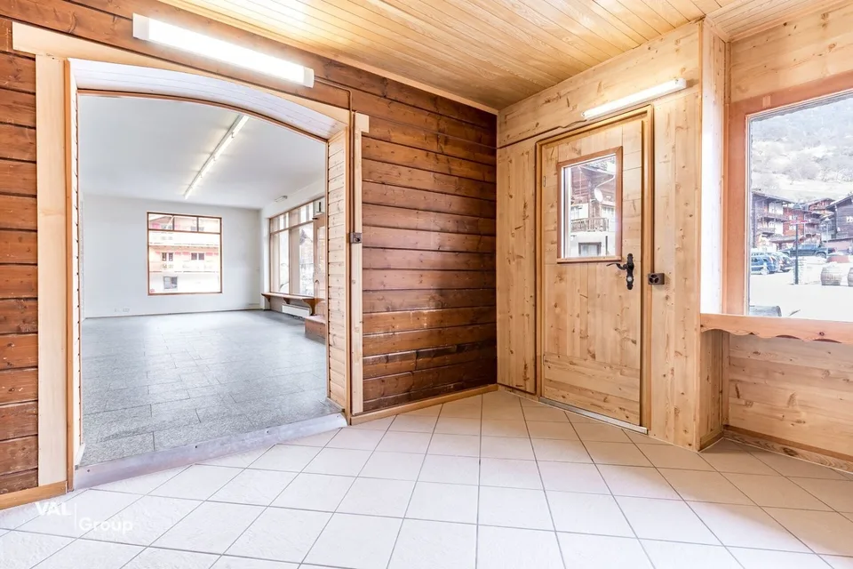 Local commercial à rénover avec potentiel création de logements
