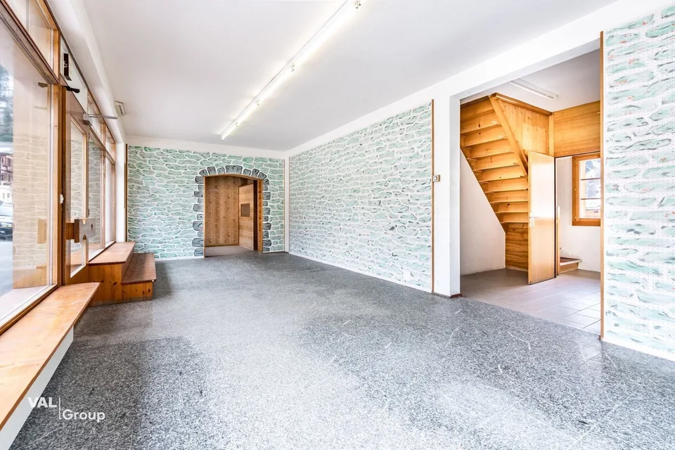 Local commercial à rénover avec potentiel création de logements