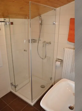 3 1/2 Dachzimmer-Wohnung in Grächen zu vermieten
