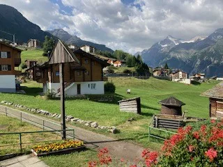 3 1/2 Dachzimmer-Wohnung in Grächen zu vermieten