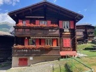 3 1/2 Dachzimmer-Wohnung in Grächen zu vermieten