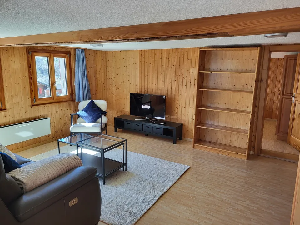 Gemütliche, voll möbellierte 2.5-Zimmer-Wohnung in Zeneggen – ideal für Pendler