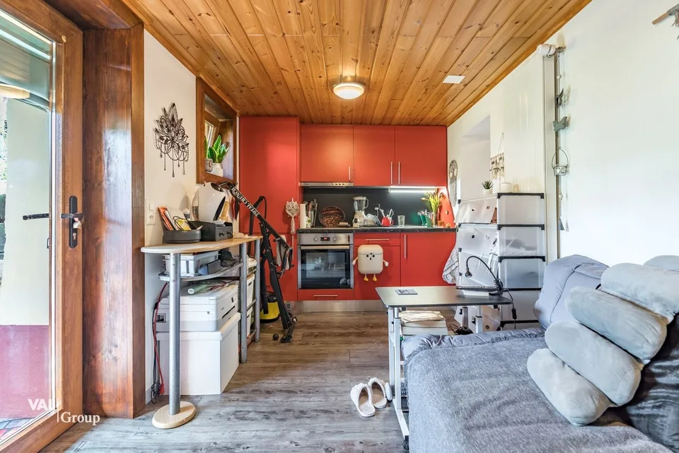 Charming small chalet with spacious garden, in the heart of the village – photo 10 of 13