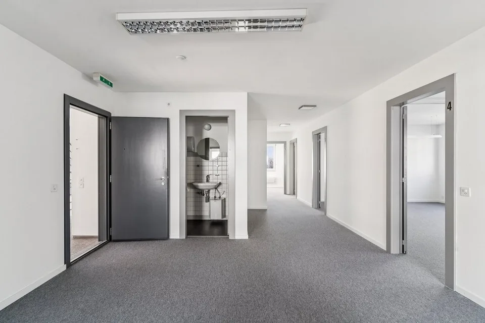 Bureau de 130 m2 à louer de suite ou à convenir – foto 8 di 11