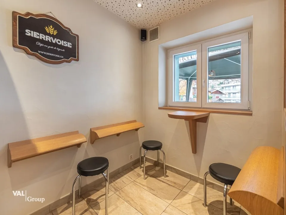 Charmant et chaleureux café bar restaurant à Borzuat – Foto 6 von 10