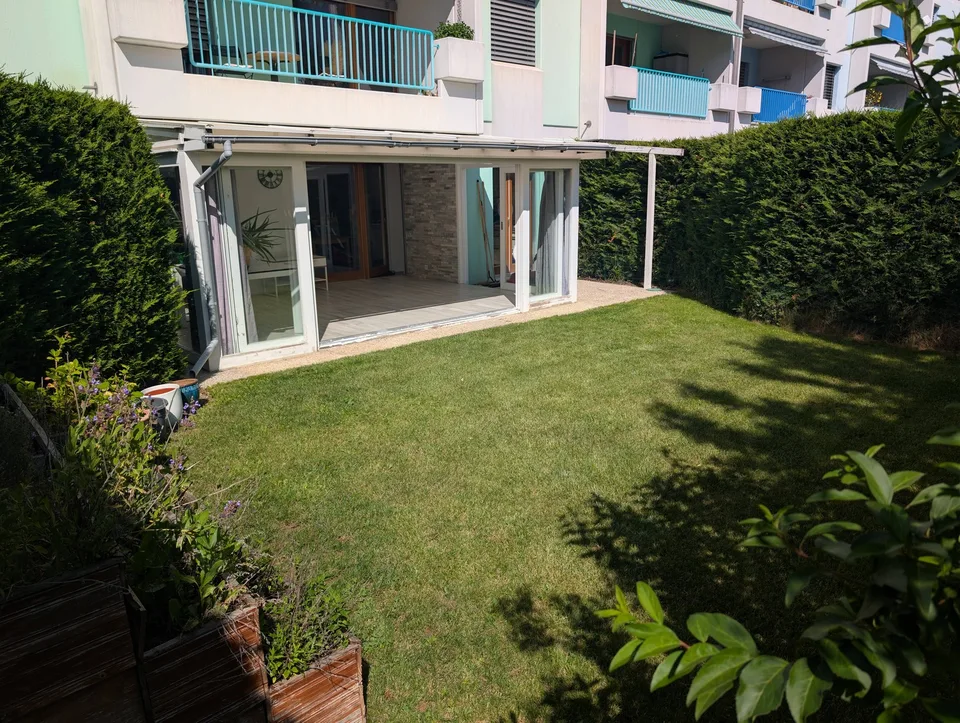 Rare à Sion : 2.5 pièces avec jardin privatif et garage box