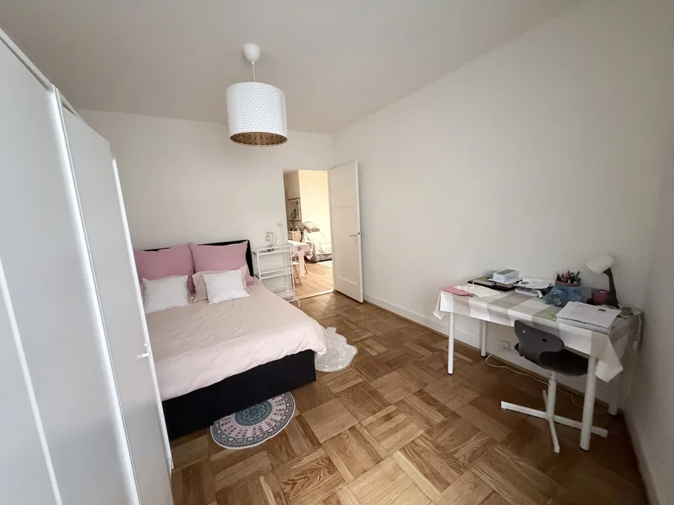 Chambre lumineuse à louer