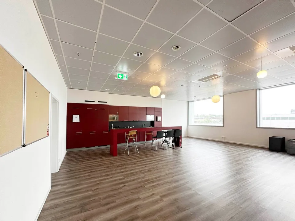 Espaces de bureaux à sous-louer – environnement moderne et flexible