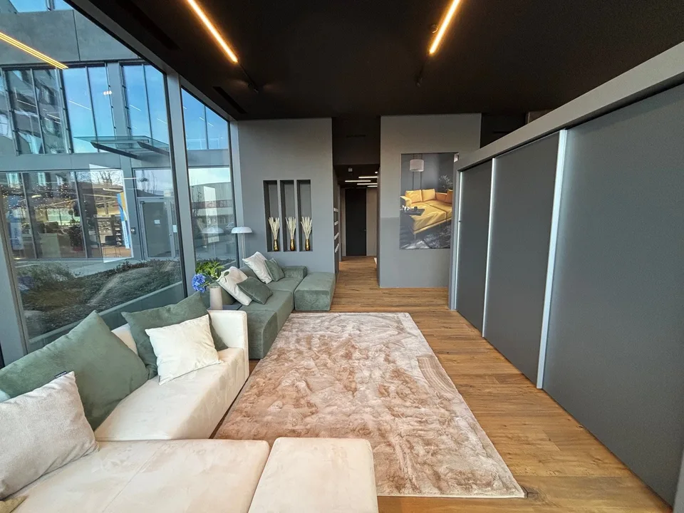Surface commerciale / showroom moderne de 170 m² à Meyrin