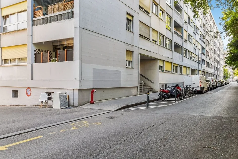 Place de parc extérieure