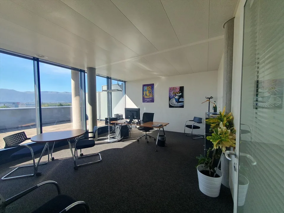 Superbe surface de bureau de 194 m2 avec terrasse