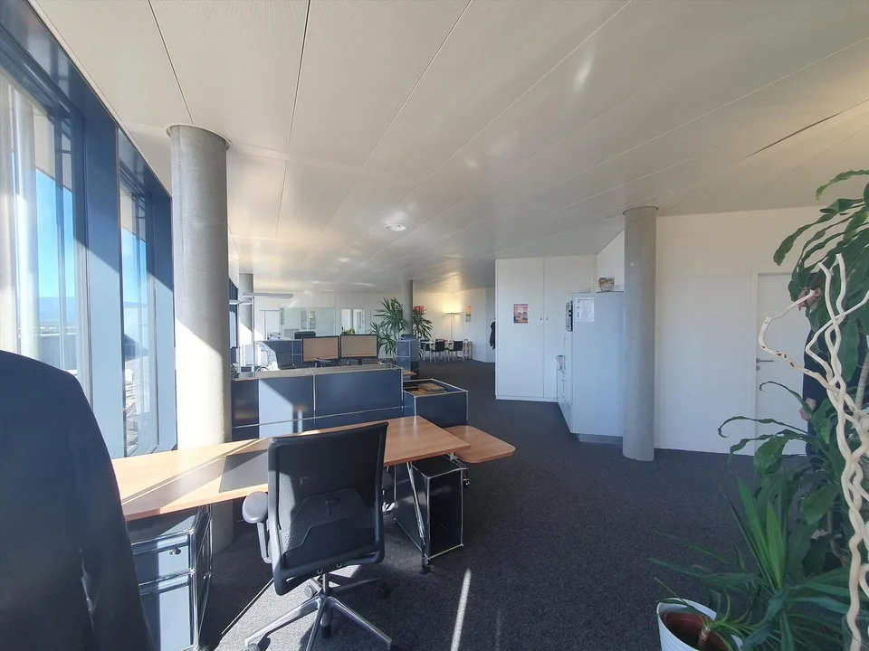 Superbe surface de bureau de 194 m2 avec terrasse