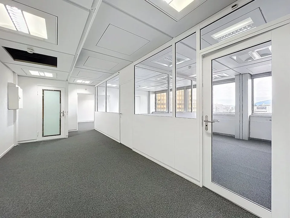 Bureaux rénovés de 161 m2 au 5ème étage