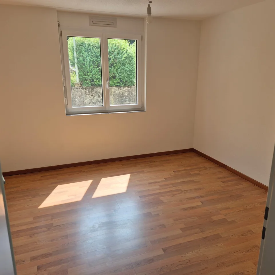 Sonnige, moderne 3.5 Zimmer Wohnung mit Terasse