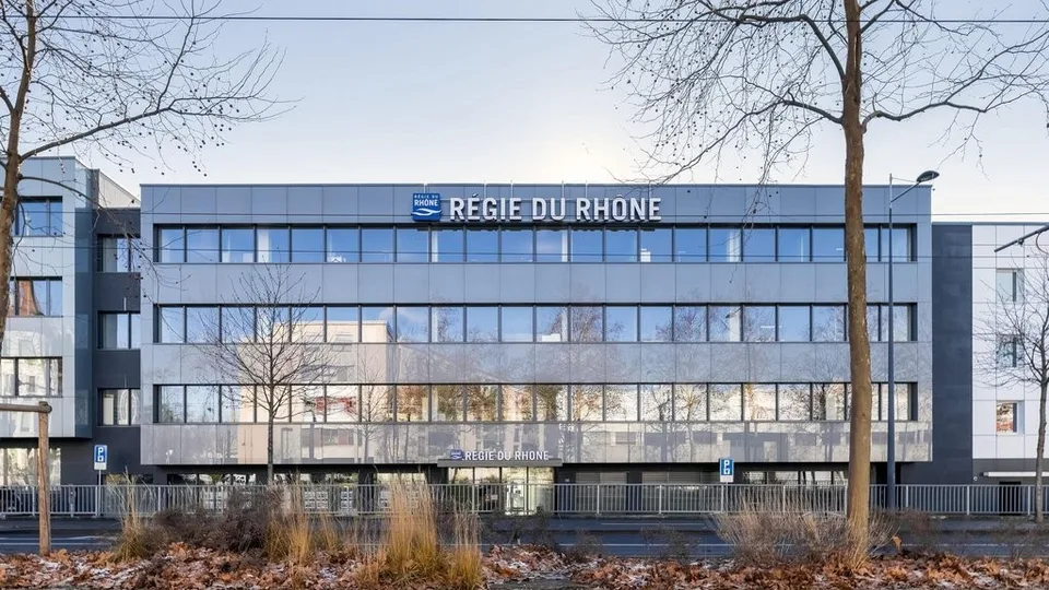 Parking intérieur et sécurisé idéalement situé au Petit-Lancy