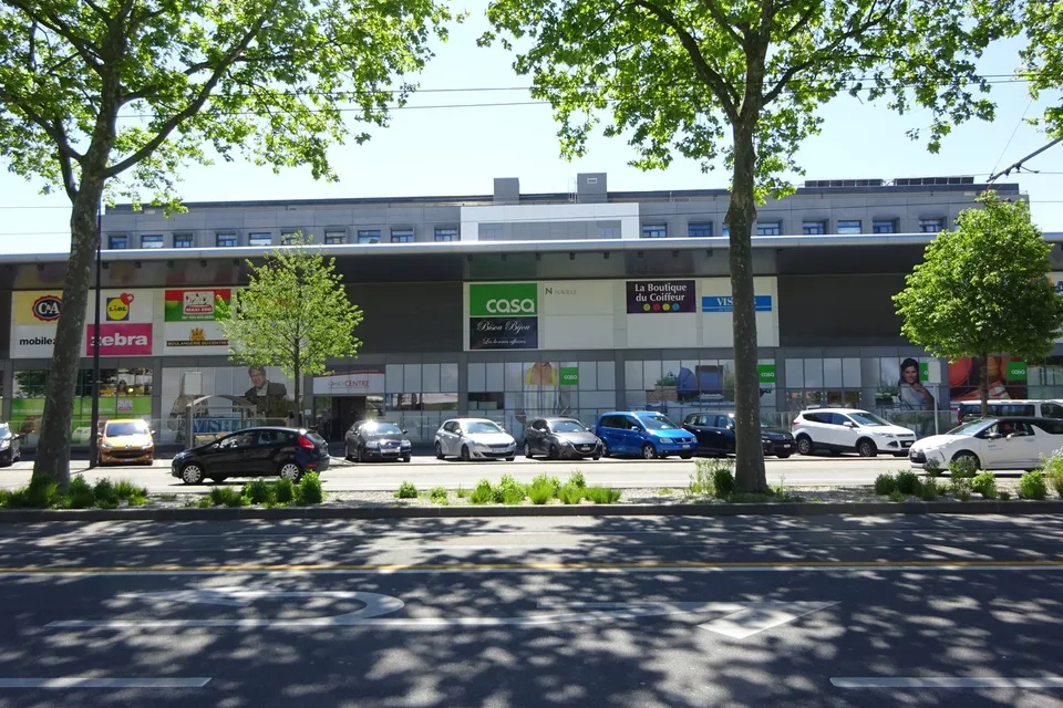 surface de 166 m2 dans le centre commercial Lancy Centre – photo 7 of 8