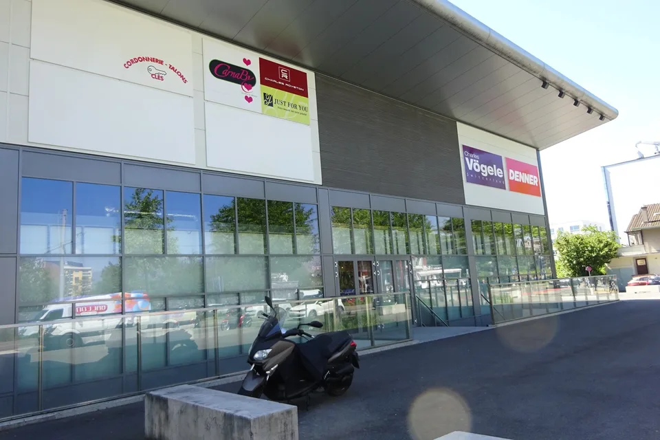 surface de 166 m2 dans le centre commercial Lancy Centre