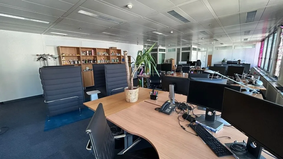Surface Bureau 18m2 - 4ème étage - GBC – photo 7 of 8