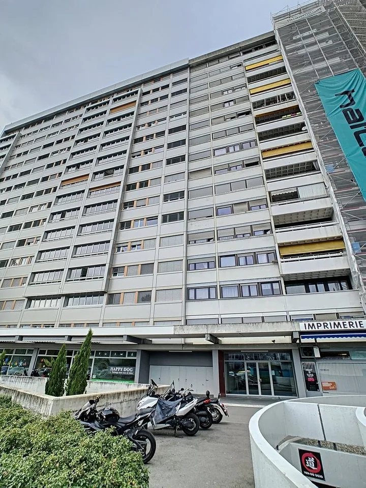 A LOUER PARKING/BOX 1ER SOUS-SOL