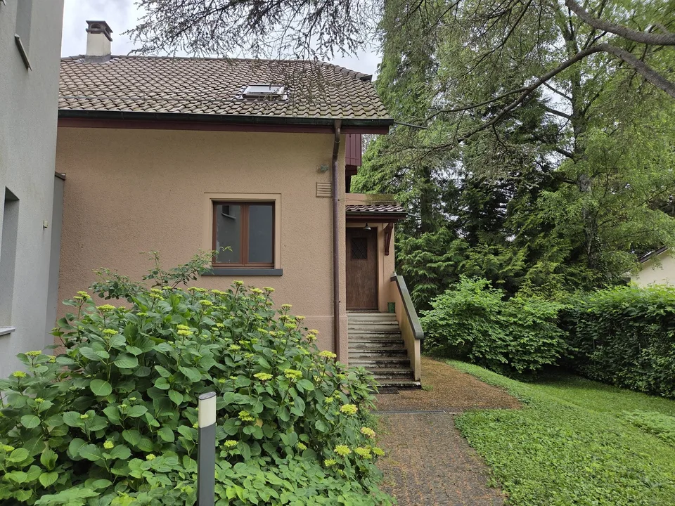 chambre au rez surélevé pour jeune fille