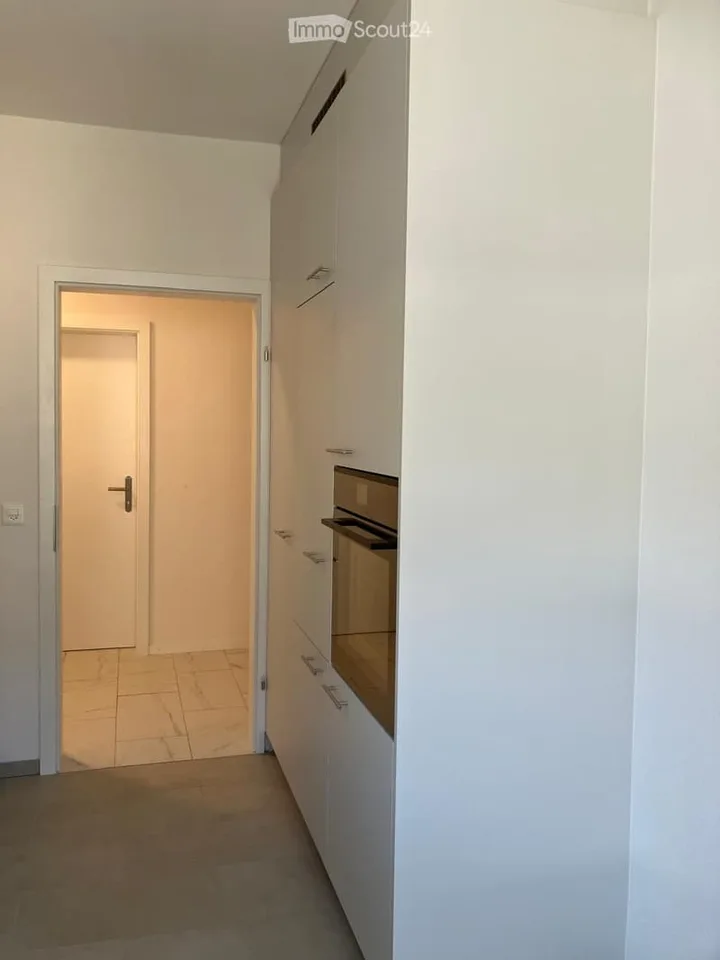 "Freshly renovated 3.5-room apartment with balcony on Landoltstrasse, Bern"