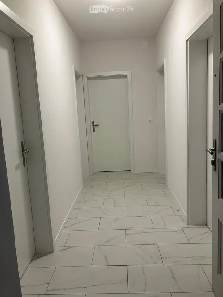 "Freshly renovated 3.5-room apartment with balcony on Landoltstrasse, Bern"