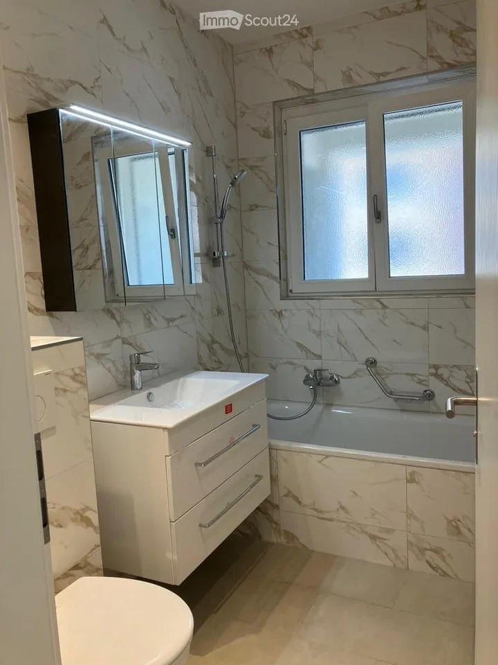 "Freshly renovated 3.5-room apartment with balcony on Landoltstrasse, Bern"