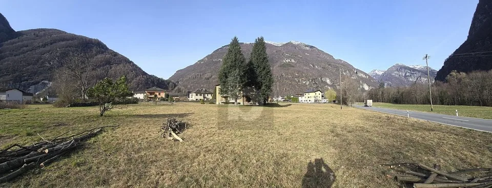 AMPIO E SOLEGGIATO IN POSIZIONE TRANQUILLA