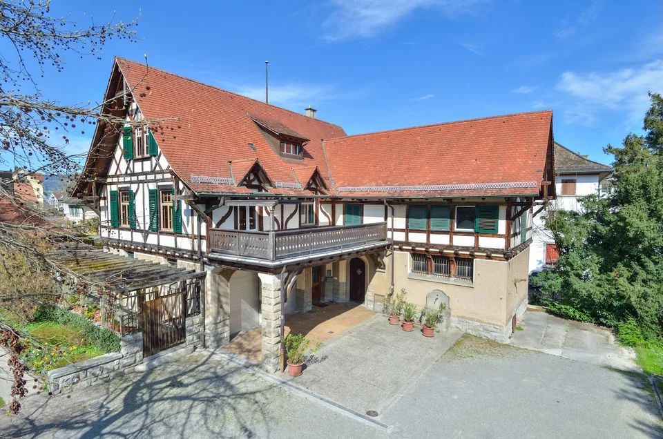 Wohnungen in historischem Haus in privilegierter Lage in Wädenswil zu vermieten