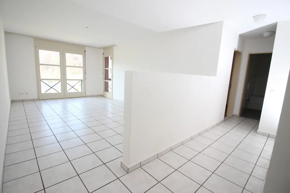 3.5-Zimmer-Wohnung mit Balkon und schöner Aussicht in Bottenwil